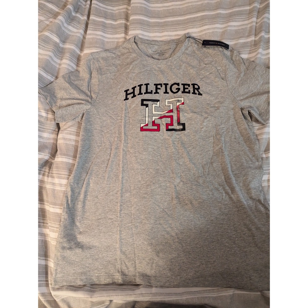 Tommy Hilfiger L short‎ sleeve regular fit mens T- shirt top gray grey NWT
